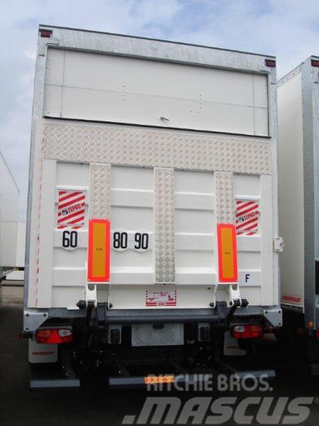 Fruehauf Skåptrailer Express Liner 505,000 kr Semi-trailer med fast kasse