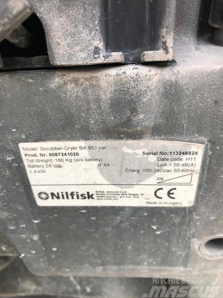 Nilfisk BA 651 (850mm Disc Head) Walk Behind Scrubber Gulvvaskere