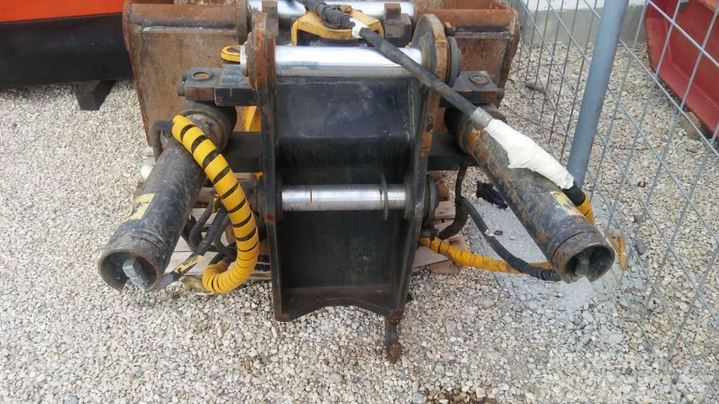 Engcon ROTORTILT EC 20 and ditch cleaning bucket 17-24t Hurtigkoblere