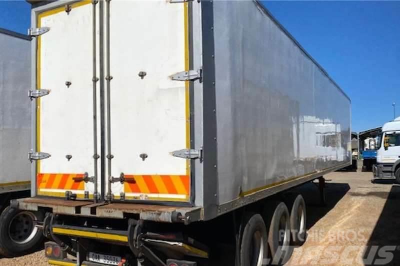 Henred 2 axle Closed Volume Body Trailer Andre anhængere