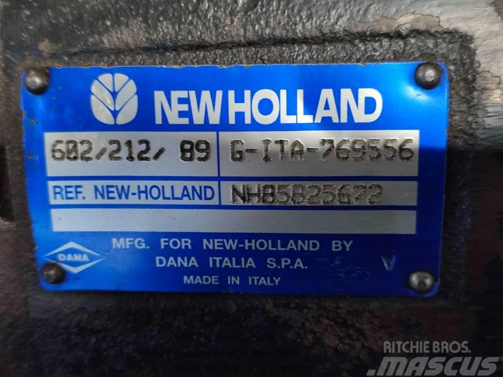 New Holland NEW HOLLAND LM 435 steering assist cylinder Chassis og suspension