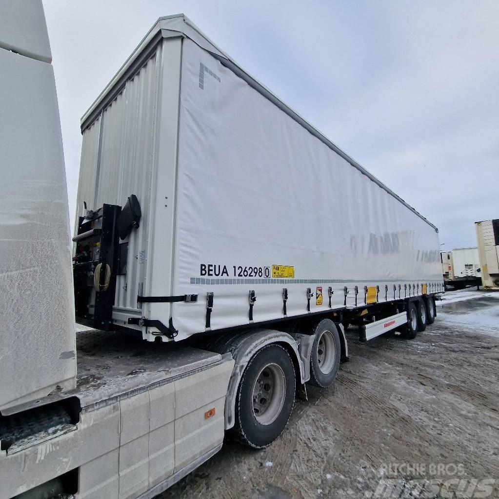 Kässbohrer Maxima XS Semi-trailer med Gardinsider
