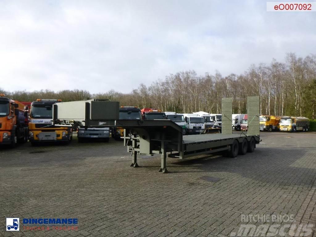 Broshuis 3-axle semi-lowbed trailer E-2130 / 73 t + ramps Semi-trailer med lad/flatbed