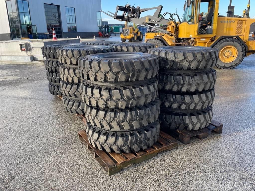  Tiron 10.00-20 Crane tires 3x sets Gravemaskiner på hjul