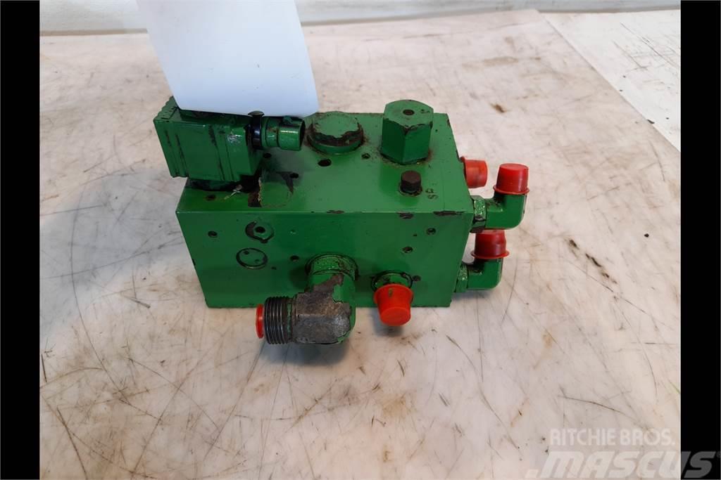 John Deere 7710 Suspension control valve Hydraulik