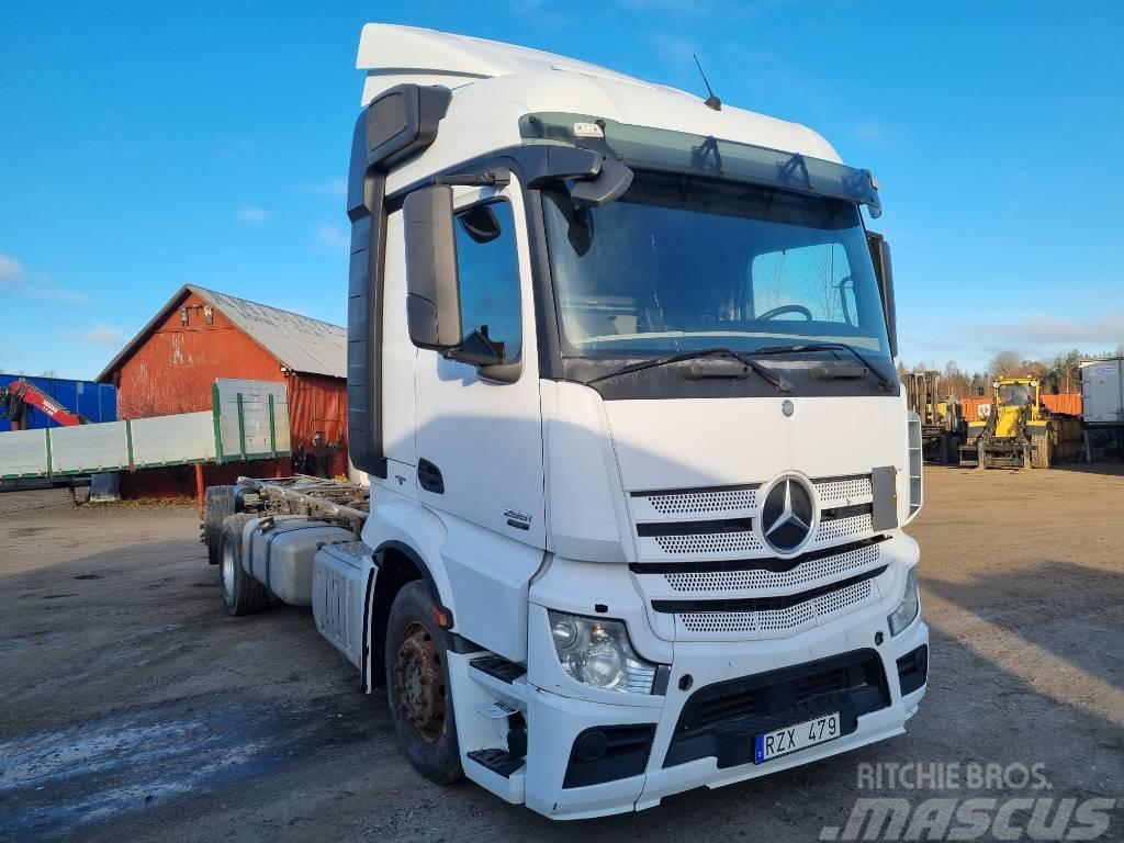 Mercedes-Benz Actros 2551 Chassis