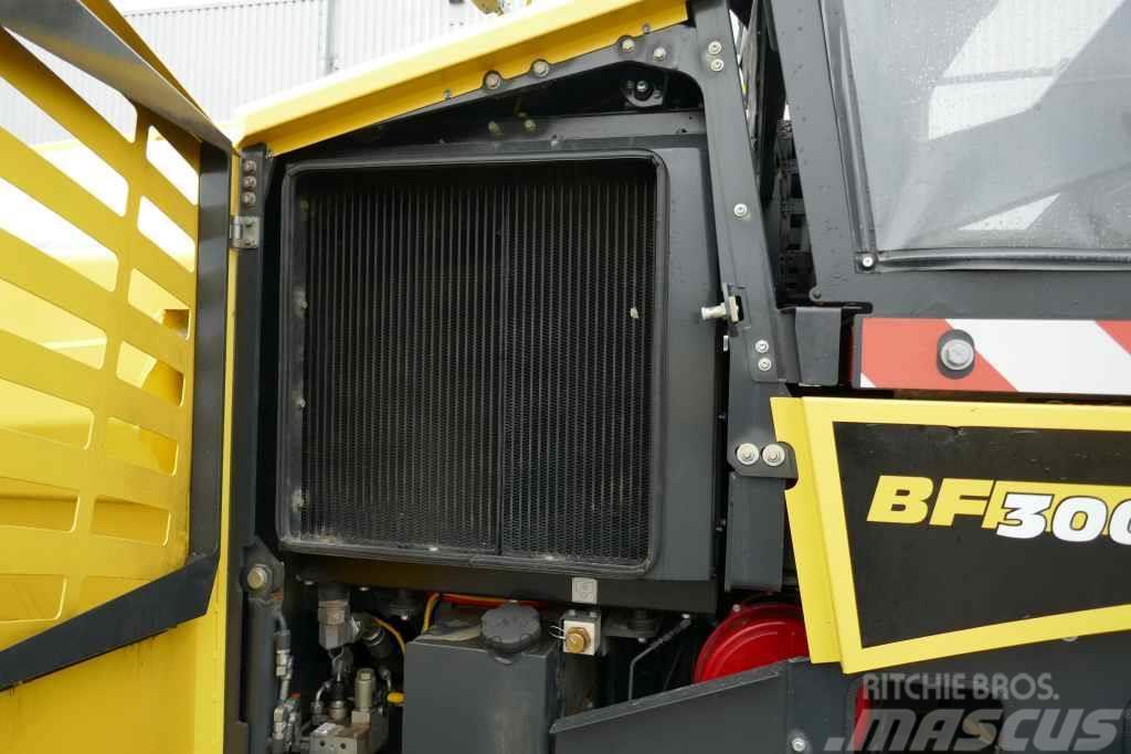 Bomag BF 300 C-2 Lille asfaltfremstillingsmaskine