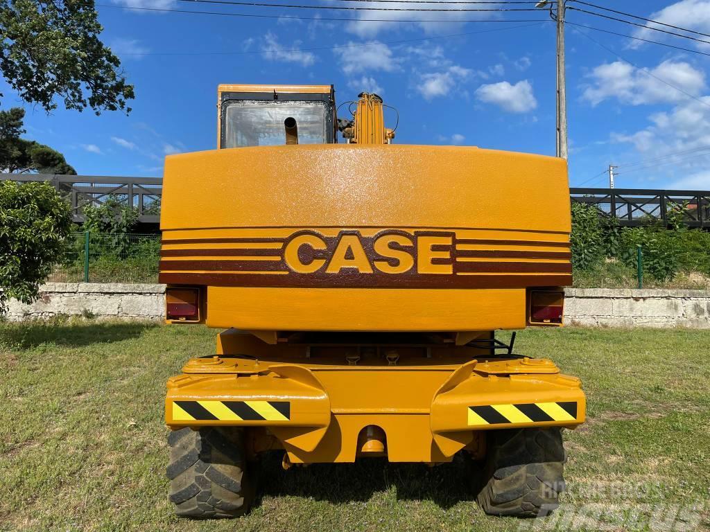 CASE 688 B Gravemaskiner på hjul
