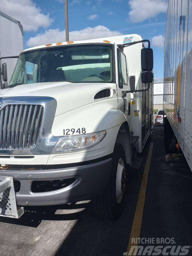 International 4300 Lastbiler til transport af drikkevarer