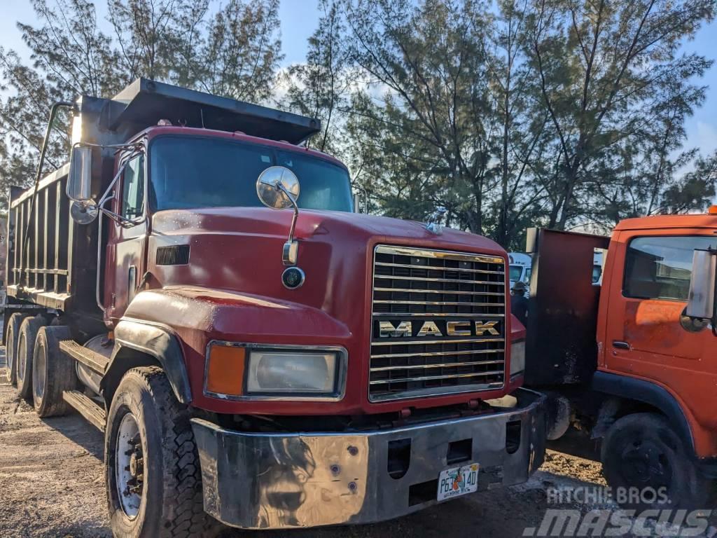 Mack CL 713 Lastbiler med tip