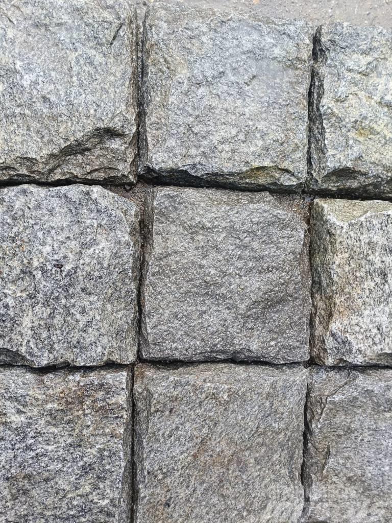 graniet natuursteen 40x40x7-8 cm 300m2 ruw/glad te Andet - entreprenør