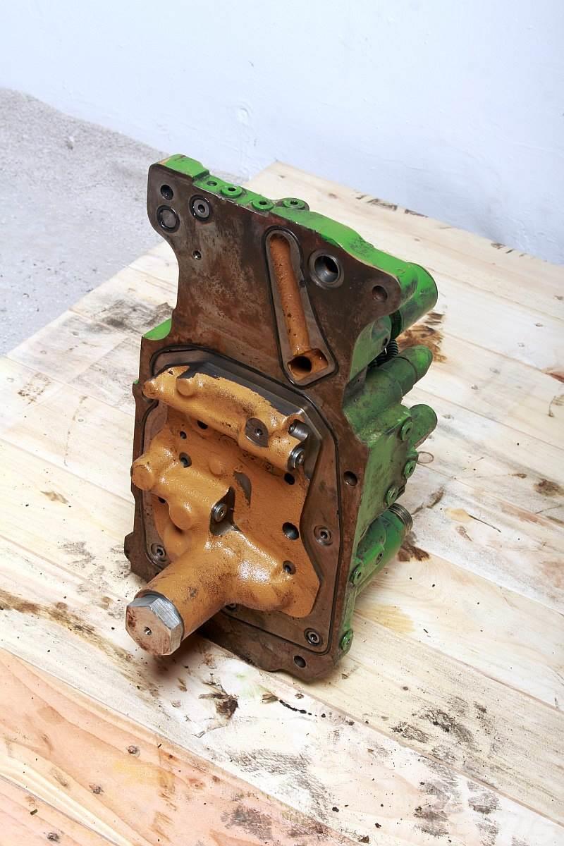 John Deere 8330 Suspension control valve Hydraulik