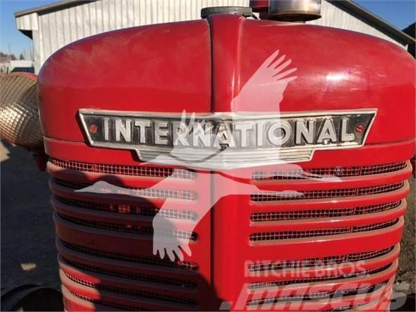 International W4 Traktorer
