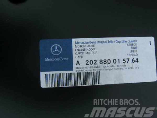 Mercedes-Benz Motorhaube C-Klasse Kabiner og interiør