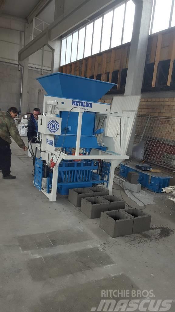 Metalika Concrete block making machine Cementstens-maskiner