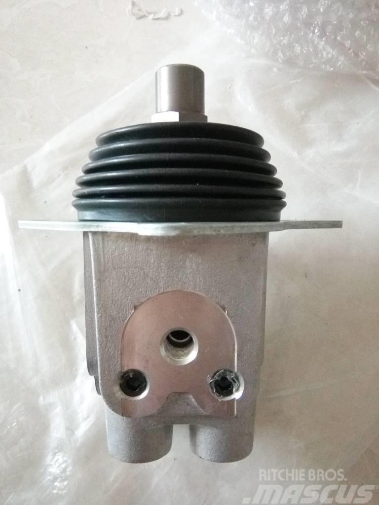 Komatsu PC400-7 pilot valve Gravarme