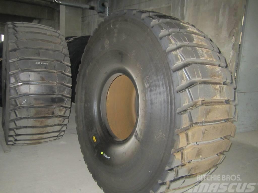 Michelin 2x runderneuert 33.25x29 Dæk, hjul og fælge