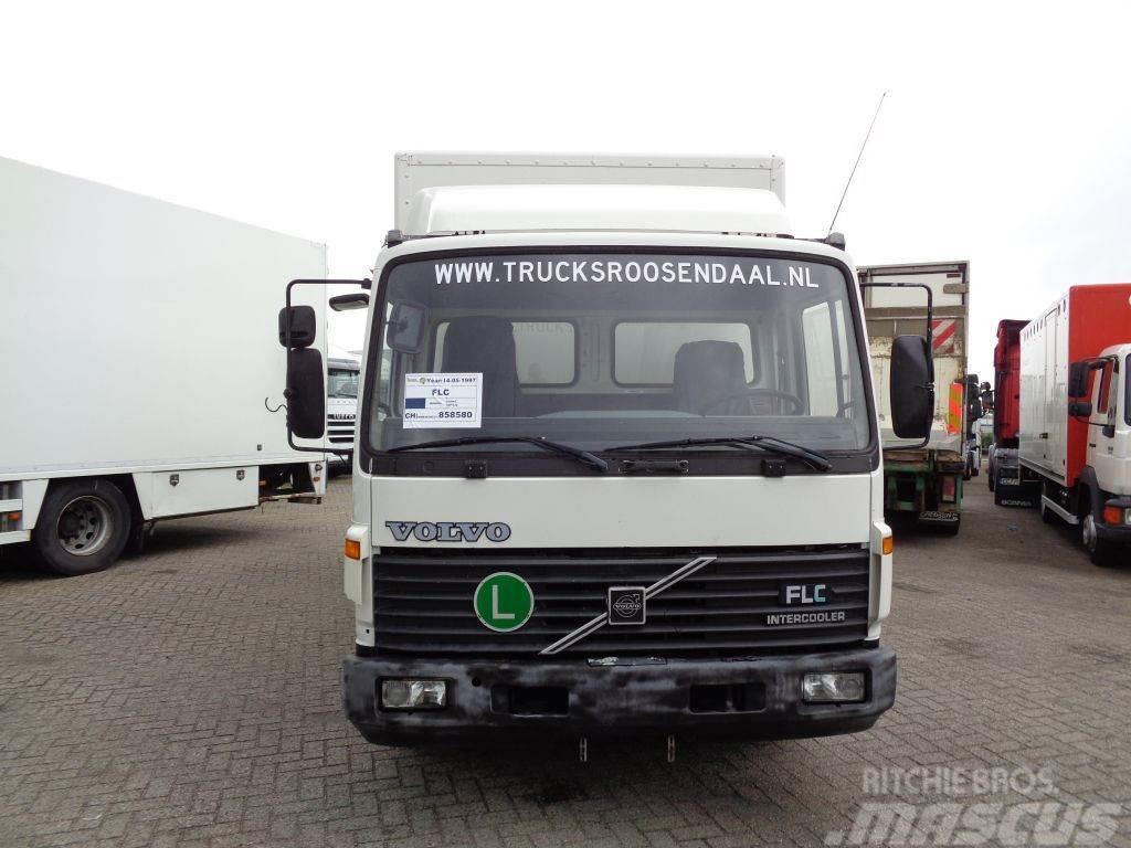 Volvo FLC + Manual + Horse transport Lastbiler til dyretransport