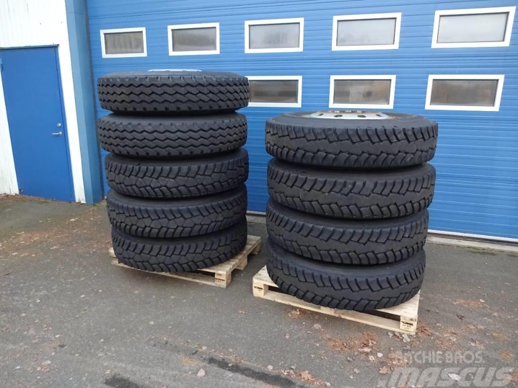  Michelin/Good Year M+S 325/95R24 Scania Dæk, hjul og fælge
