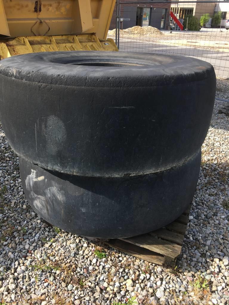 Michelin Recamax 23.5R25 smooth tyre Dæk, hjul og fælge