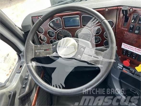 Mack PINNACLE CXU613 Trækkere
