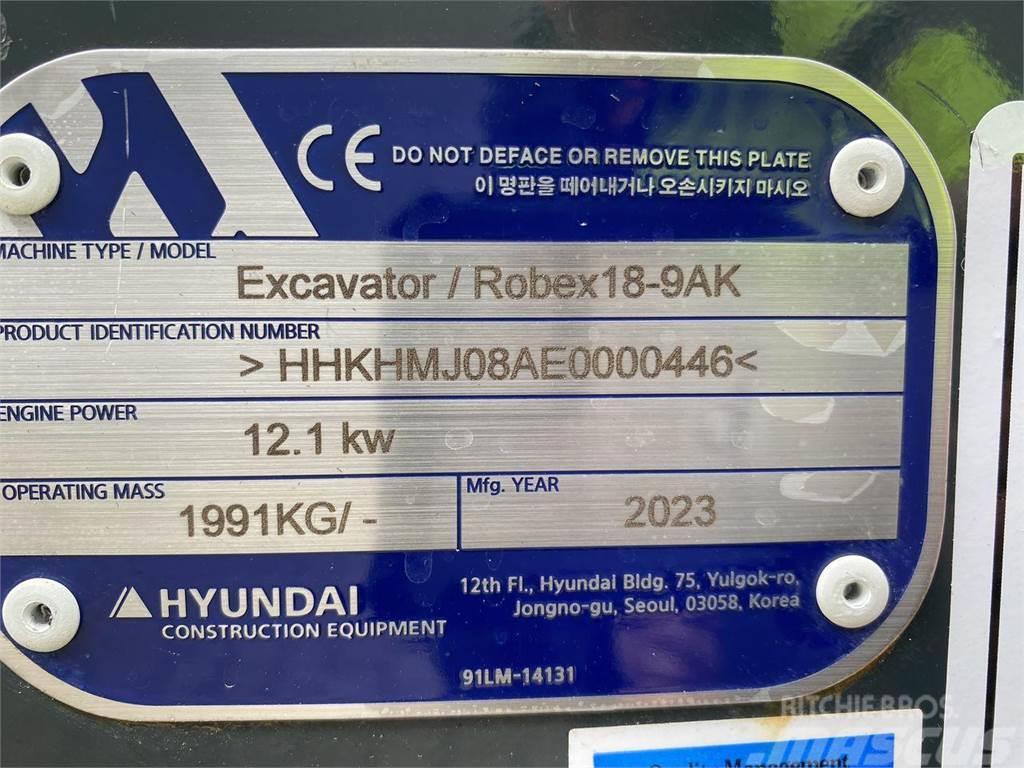 Hyundai R18-9AK Gravemaskiner på hjul