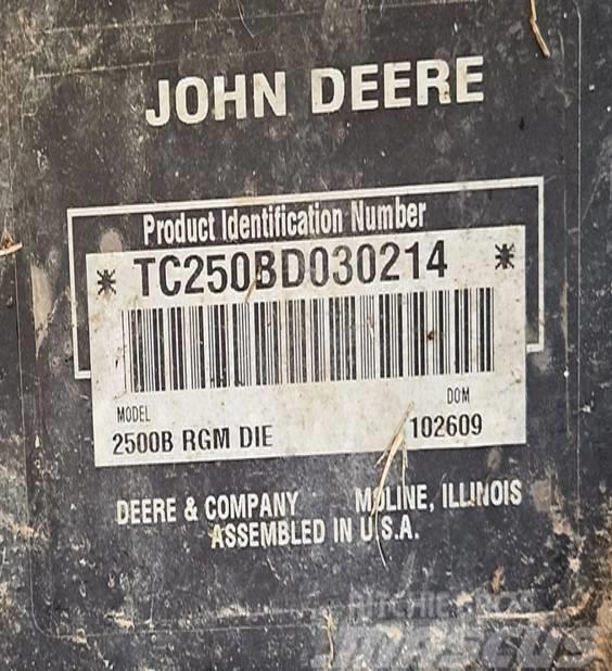 John Deere 2500 B PrecisionCut Traktorklippere