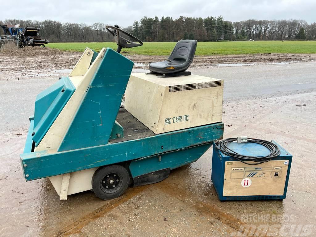 Tennant 215E Sweeper - Good Working Condition Fejemaskiner