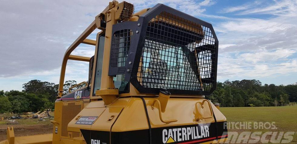 CAT Screens and Sweeps package for D5N Andet tilbehør til traktorer