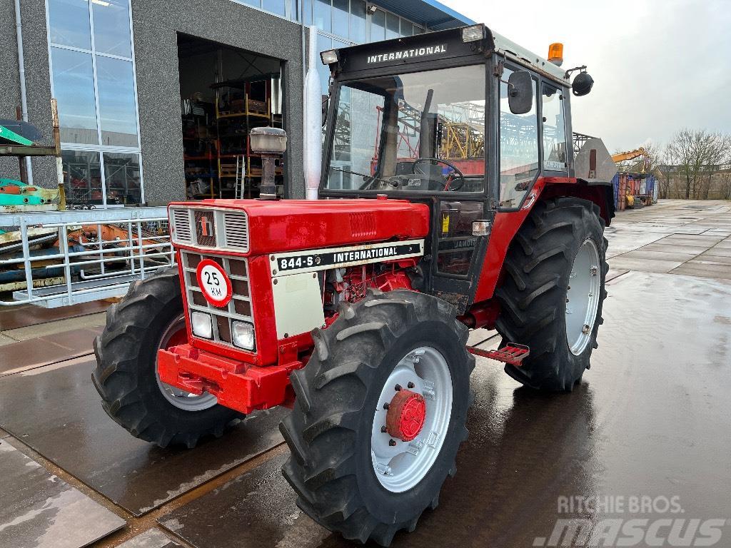 International 844 S 4x4 Traktorer