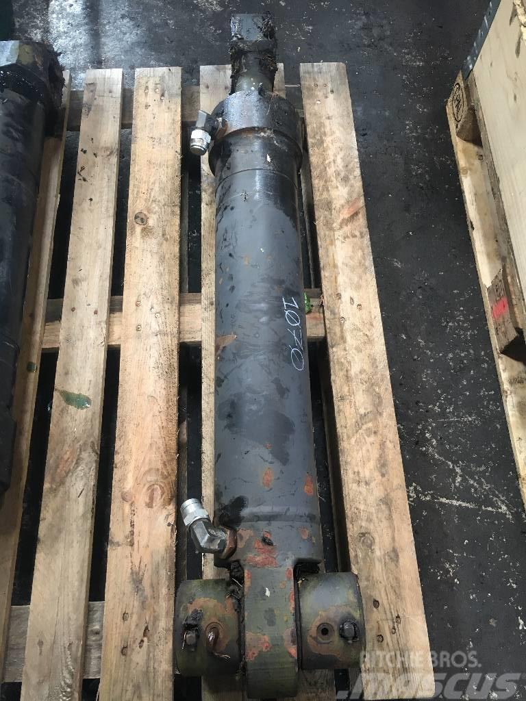 Timberjack 1070 TJ180 dipper cylinder Kraner til skovningsmaskine