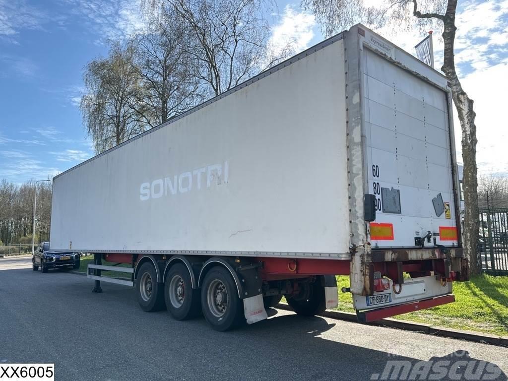 Fruehauf gesloten bak Steel suspension Semi-trailer med fast kasse