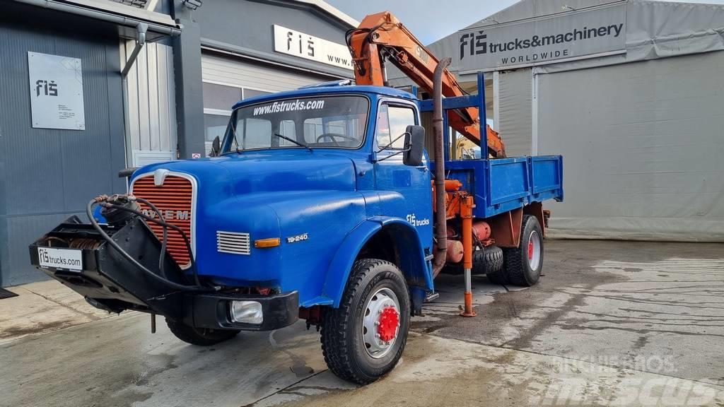 MAN 19.240 long nose 4x4 stake body + HIAB 1165A Lastbil med lad/Flatbed