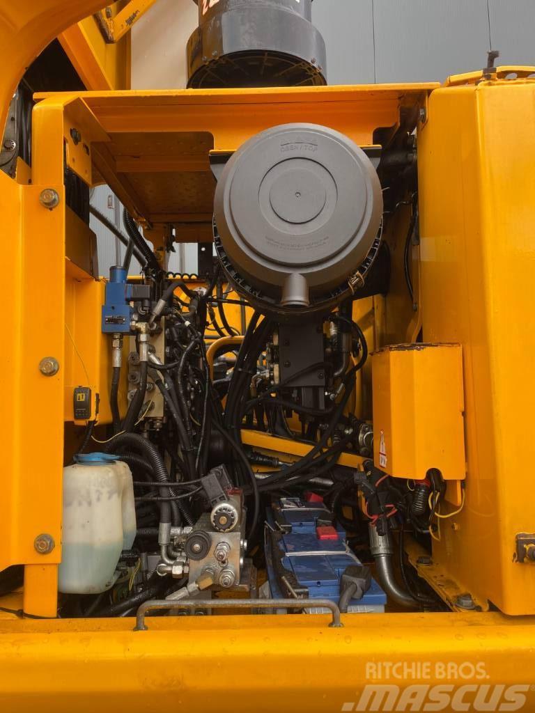 JCB JS200W  --  Generator  --  rotating grapple Materialehåndteringsmaskiner