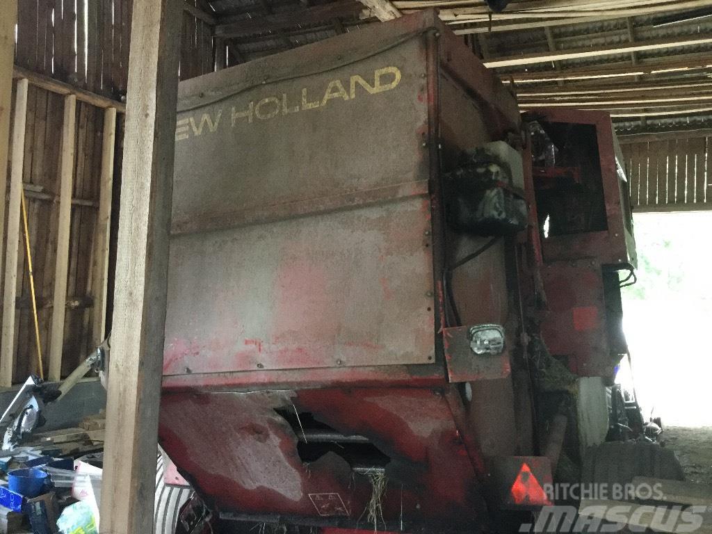 New Holland 835 Rundballe-pressere