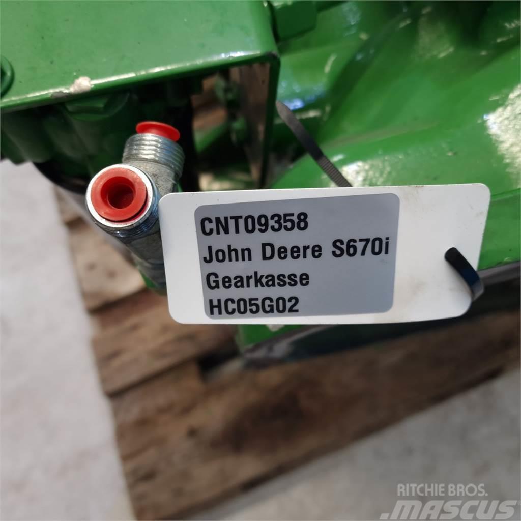 John Deere S670 Gear