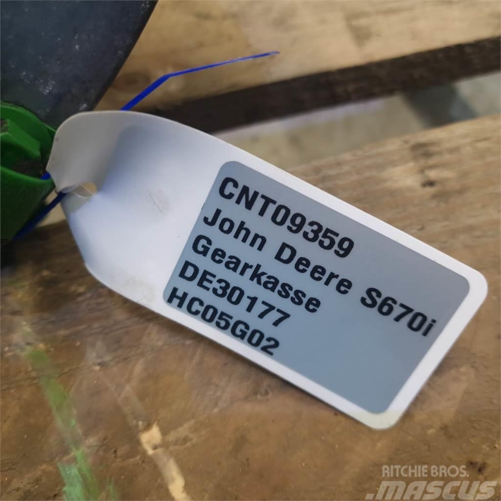 John Deere S670 Gear