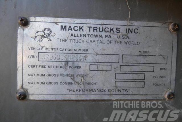 Mack RD686S Tankvogne - vand