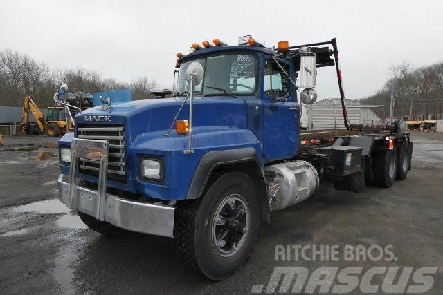 Mack RD688S Lastbiler med containerramme / veksellad