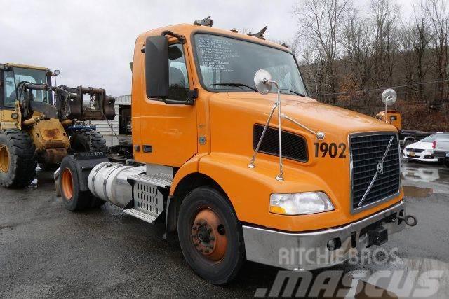Volvo VNM42T Chassis