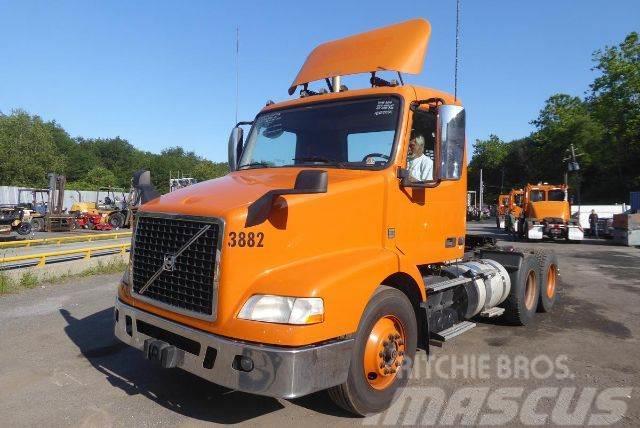 Volvo VNM64T Chassis