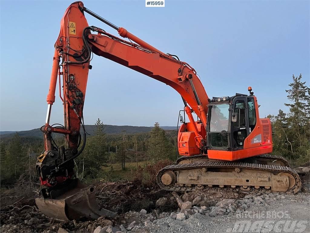 Doosan DX235LCR crawler excavator w/ GPS, bucket and tilt Gravemaskiner på larvebånd