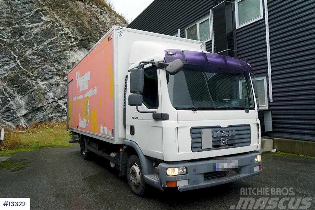 MAN TGL 8.210 Box truck w/ Zepro Lift Fast kasse