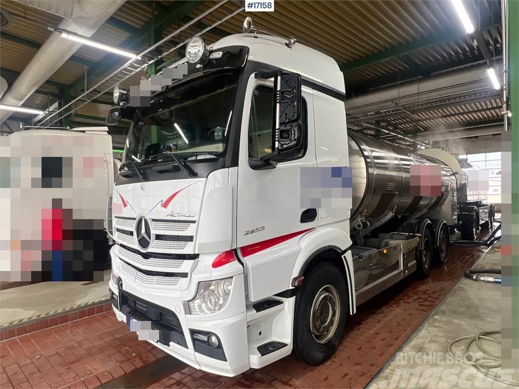 Mercedes-Benz Actros 2553 6x2 Chassis. WATCH VIDEO Chassis