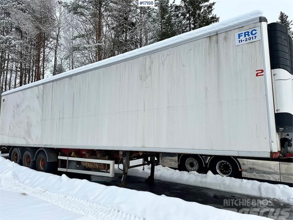 Schweriner Skapsemi w/ fridge/freezer unit. Andre Semi-trailere