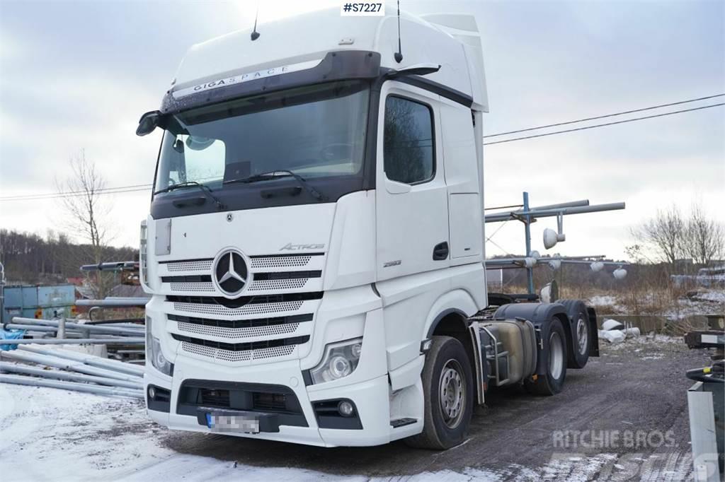 Mercedes-Benz Actros 6x2 Tractor Unit with Mirrorcam Trækkere