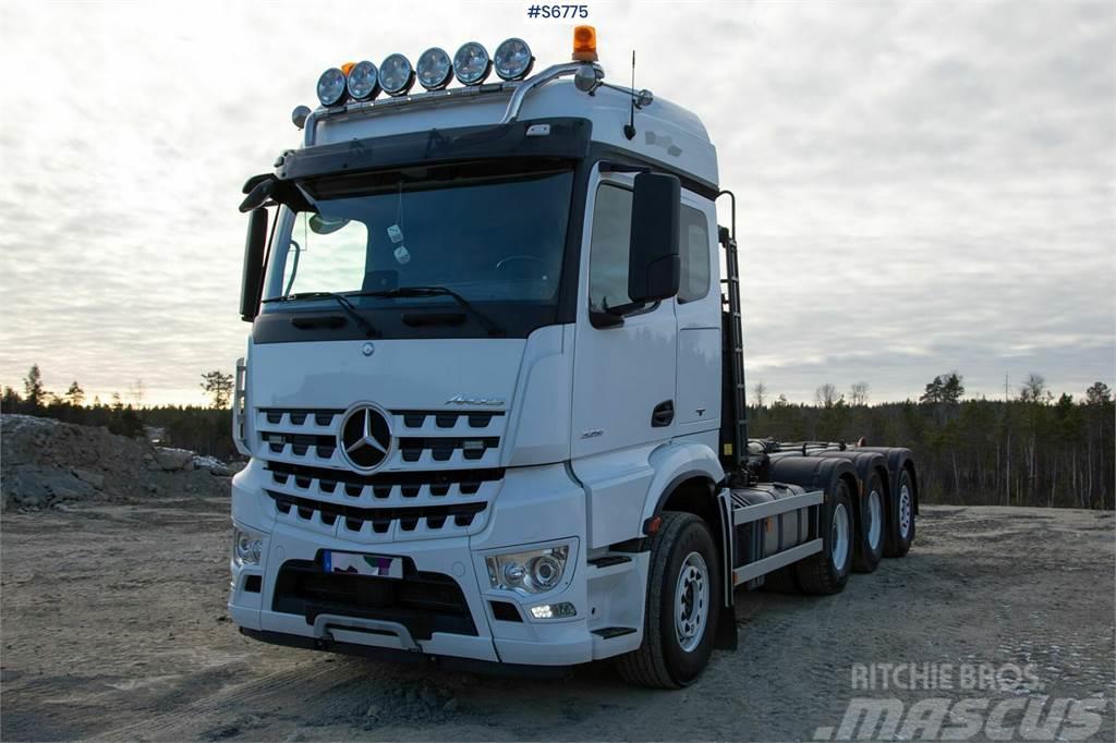 Mercedes-Benz AROCS 3251 8X4 Tridem Hook Truck Kroghejs