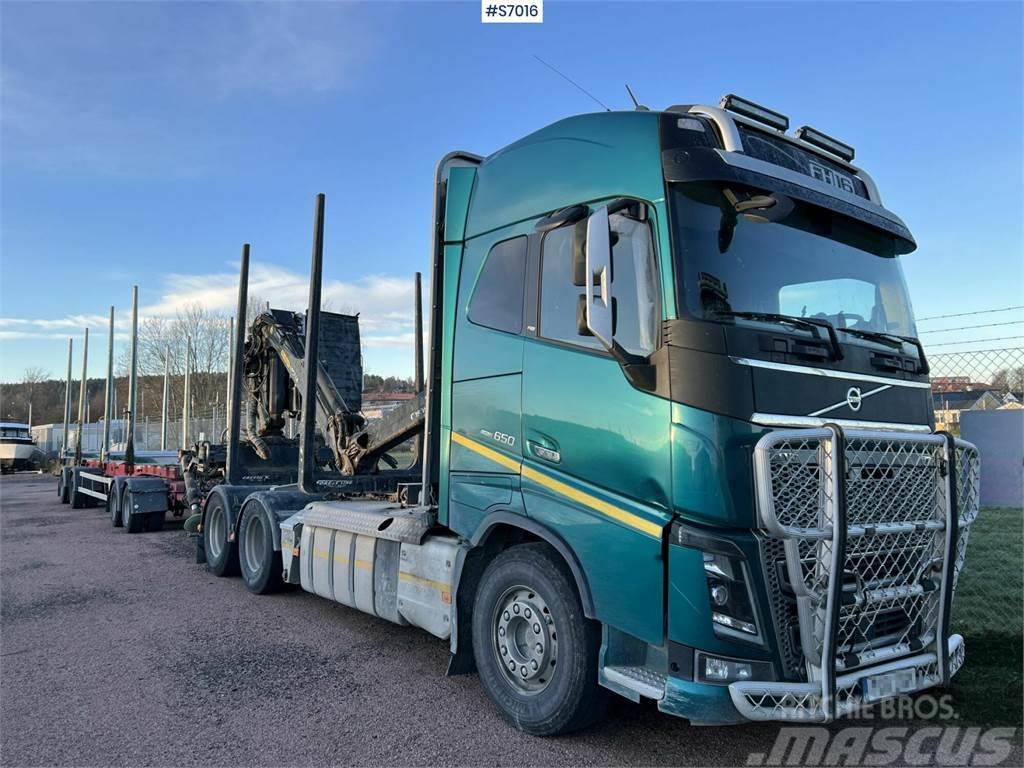 Volvo FH16 Timber truck with trailer and crane Tømmertransport