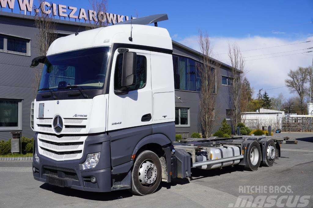 Mercedes-Benz Actros 2542 Low Deck BDF / 6×2 / E6 / steering axl Chassis