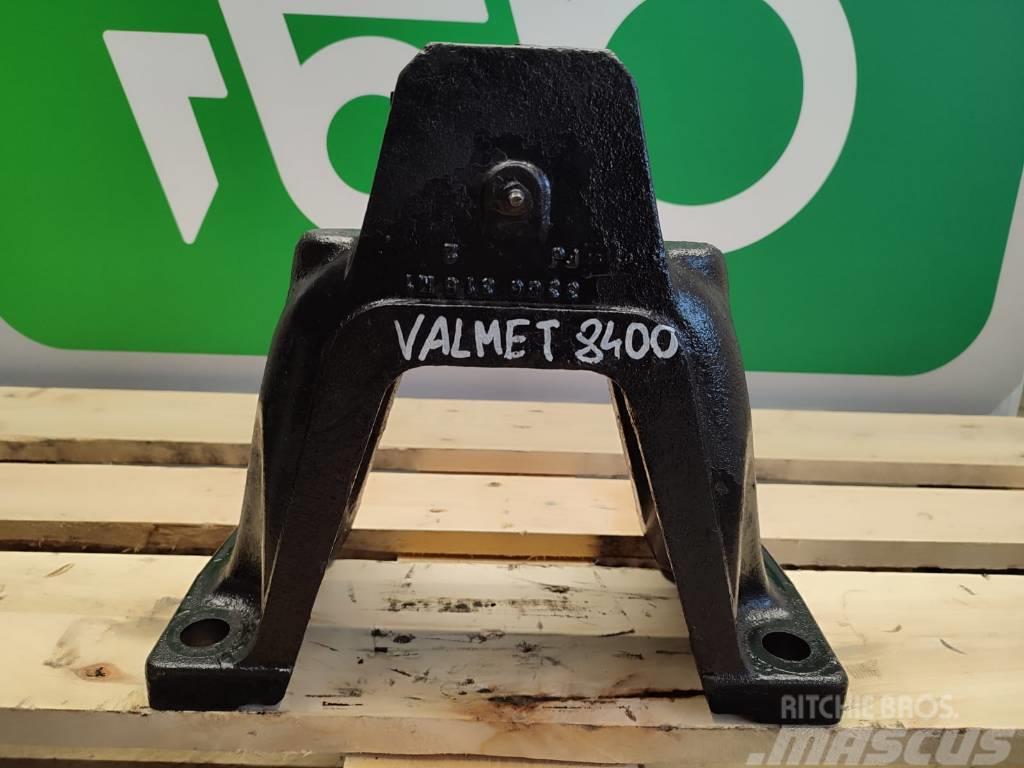 Valmet Front axle support 3388313M1 VALMET 8400 Chassis og suspension